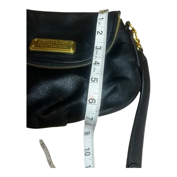 Marc Jacobs Natasha Crossbody Black Leather Gold Accents Purse Shoulder Bag - Picture 10 of 16